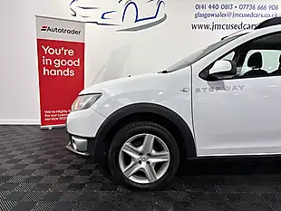 Used 2015 Dacia Sandero Stepway Ambiance Glacier White - Interior and Exterior details 11