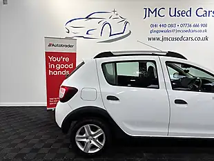 Used 2015 Dacia Sandero Stepway Ambiance Glacier White - Interior and Exterior details 14