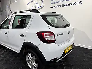 Used 2015 Dacia Sandero Stepway Ambiance Glacier White - Interior and Exterior details 2