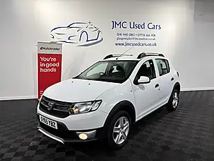 Used 2015 Dacia Sandero Stepway Ambiance Glacier White - Interior and Exterior details 4