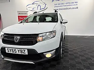 Used 2015 Dacia Sandero Stepway Ambiance Glacier White - Interior and Exterior details 5