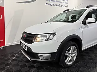 Used 2015 Dacia Sandero Stepway Ambiance Glacier White - Interior and Exterior details 9