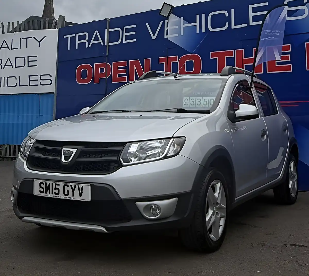Used 2015 Dacia Sandero Stepway Ambiance Silver - Interior and Exterior details 2