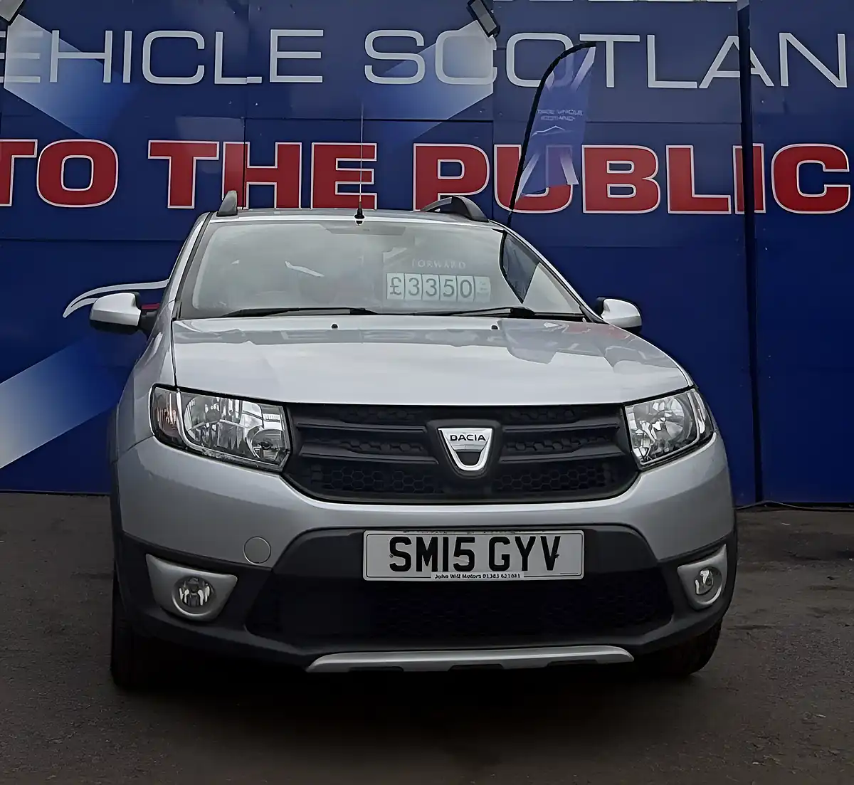 Used 2015 Dacia Sandero Stepway Ambiance Silver - Interior and Exterior details 3