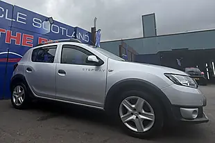 Used 2015 Dacia Sandero Stepway Ambiance Silver - Interior and Exterior details 5