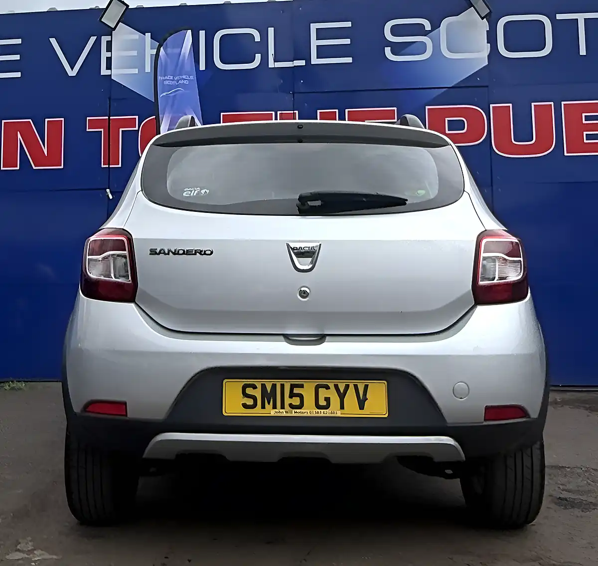Used 2015 Dacia Sandero Stepway Ambiance Silver - Interior and Exterior details 8