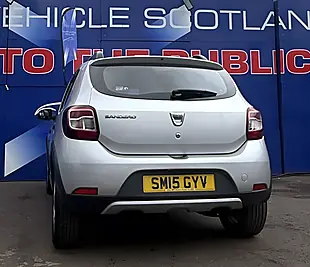 Used 2015 Dacia Sandero Stepway Ambiance Silver - Interior and Exterior details 9