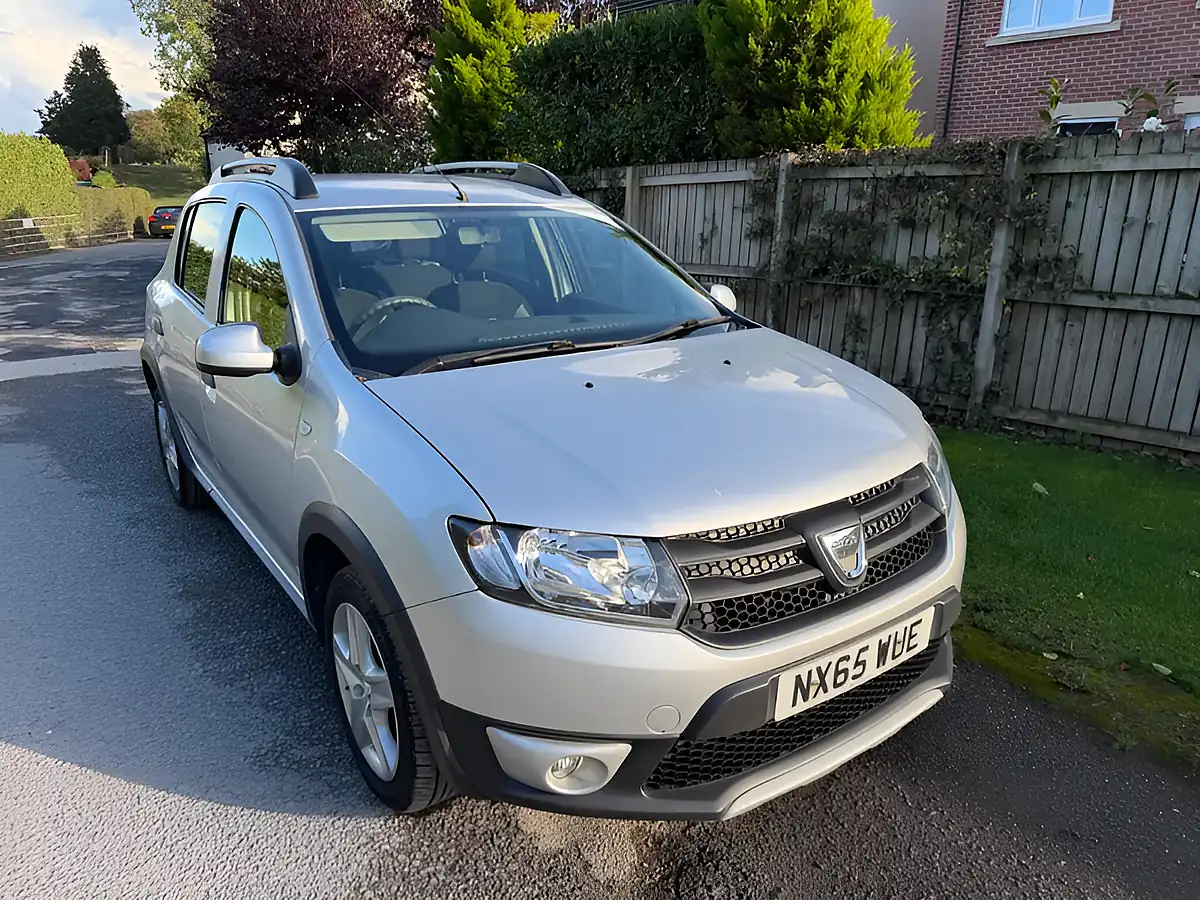 Used 2015 Dacia Sandero Stepway Ambiance Silver - Interior and Exterior details 12