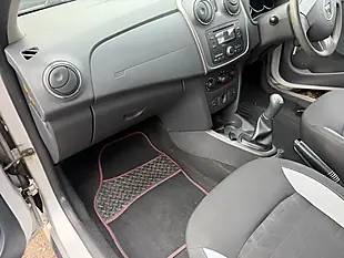 Used 2015 Dacia Sandero Stepway Ambiance Silver - Interior and Exterior details 17