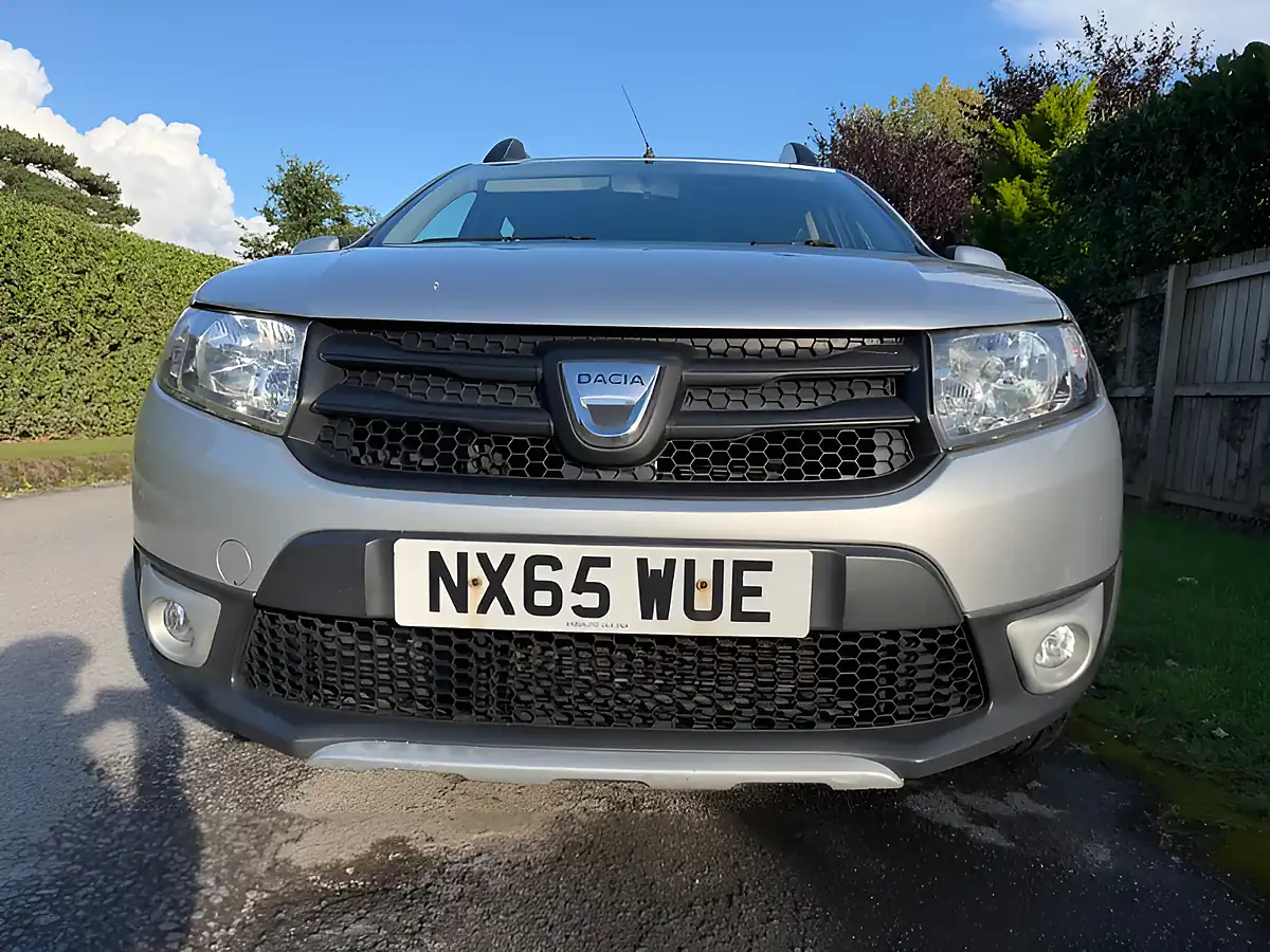 Used 2015 Dacia Sandero Stepway Ambiance Silver - Interior and Exterior details 2
