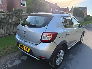 Used 2015 Dacia Sandero Stepway Ambiance Silver - Interior and Exterior details 5