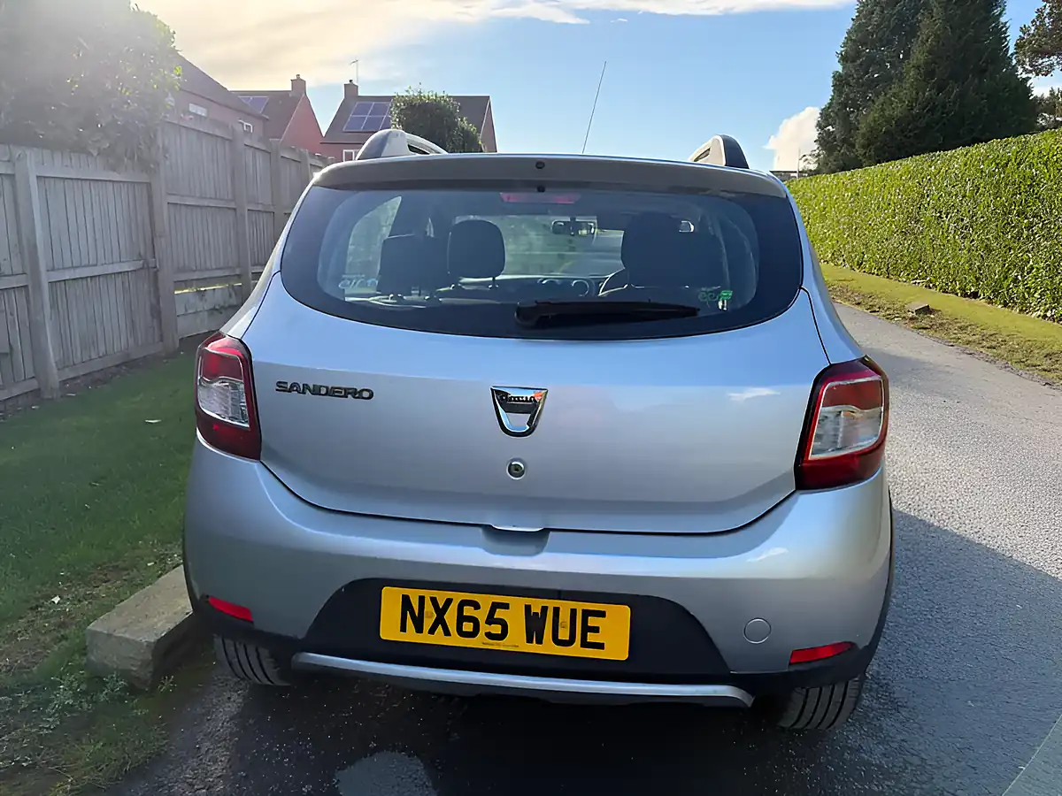 Used 2015 Dacia Sandero Stepway Ambiance Silver - Interior and Exterior details 6