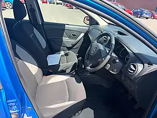 Used 2015 Dacia Sandero Stepway Laureate Blue - Interior and Exterior details 13