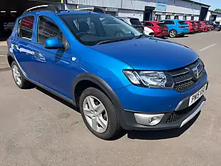 Used 2015 Dacia Sandero Stepway Laureate Blue - Interior and Exterior details 3