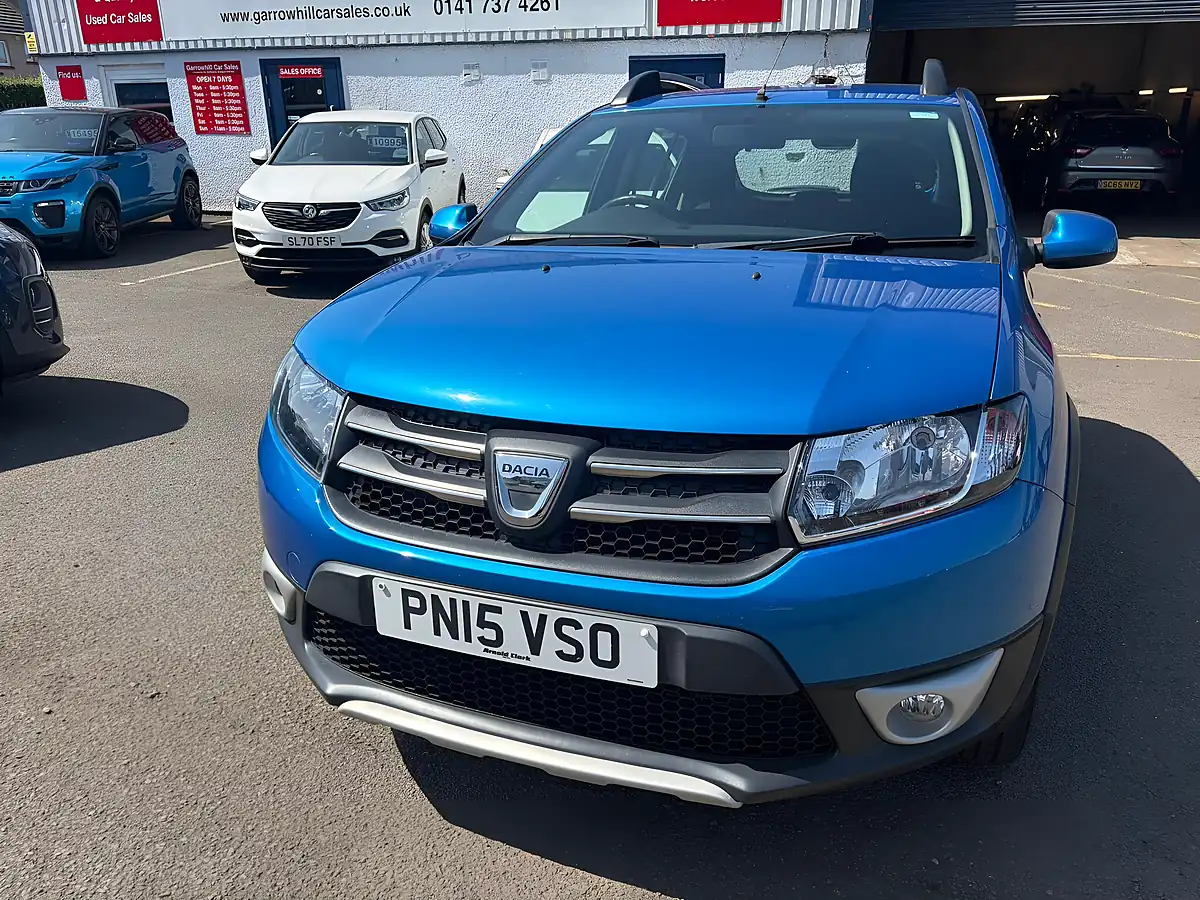 Used 2015 Dacia Sandero Stepway Laureate Blue - Interior and Exterior details 6