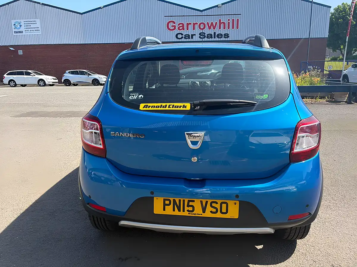 Used 2015 Dacia Sandero Stepway Laureate Blue - Interior and Exterior details 7