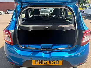 Used 2015 Dacia Sandero Stepway Laureate Blue - Interior and Exterior details 8