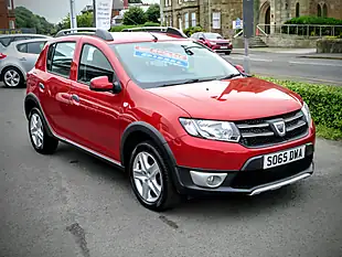 Used 2015 Dacia Sandero Stepway Laureate Metallic Red - Interior and Exterior details 9