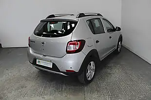 Used 2015 Dacia Sandero Stepway Laureate Silver - Interior and Exterior details 6