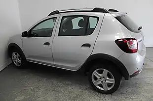 Used 2015 Dacia Sandero Stepway Laureate Silver - Interior and Exterior details 7
