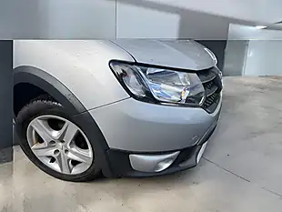 Used 2015 Dacia Sandero Stepway Laureate Silver - Interior and Exterior details 10