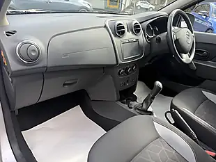 Used 2015 Dacia Sandero Stepway Laureate Silver - Interior and Exterior details 12