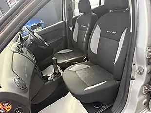 Used 2015 Dacia Sandero Stepway Laureate Silver - Interior and Exterior details 13
