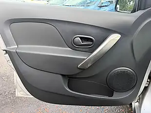 Used 2015 Dacia Sandero Stepway Laureate Silver - Interior and Exterior details 14
