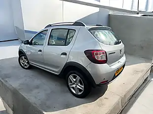 Used 2015 Dacia Sandero Stepway Laureate Silver - Interior and Exterior details 5