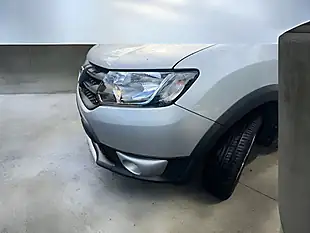 Used 2015 Dacia Sandero Stepway Laureate Silver - Interior and Exterior details 8