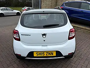 Used 2015 Dacia Sandero Stepway Laureate White - Interior and Exterior details 10