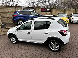 Used 2015 Dacia Sandero Stepway Laureate White - Interior and Exterior details 7