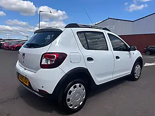 Used 2015 Dacia Sandero Stepway Laureate White - Interior and Exterior details 5