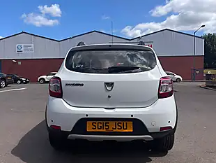 Used 2015 Dacia Sandero Stepway Laureate White - Interior and Exterior details 6