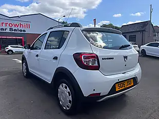 Used 2015 Dacia Sandero Stepway Laureate White - Interior and Exterior details 7