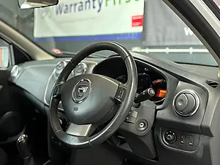 Used 2015 Dacia Sandero Stepway Laureate White - Interior and Exterior details 10