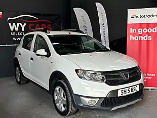 Used 2015 Dacia Sandero Stepway Laureate White - Interior and Exterior details 4
