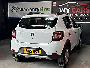 Used 2015 Dacia Sandero Stepway Laureate White - Interior and Exterior details 8