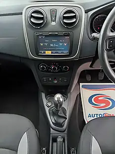 Used 2015 Dacia Sandero Stepway Laureate White - Interior and Exterior details 12