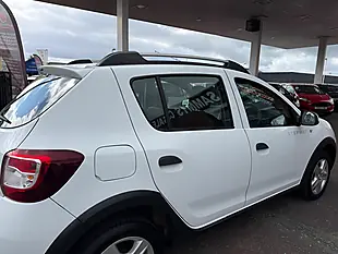 Used 2015 Dacia Sandero Stepway Laureate White - Interior and Exterior details 11