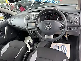 Used 2015 Dacia Sandero Stepway Laureate White - Interior and Exterior details 12