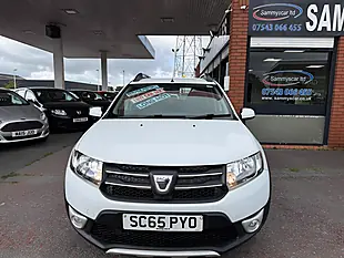Used 2015 Dacia Sandero Stepway Laureate White - Interior and Exterior details 3