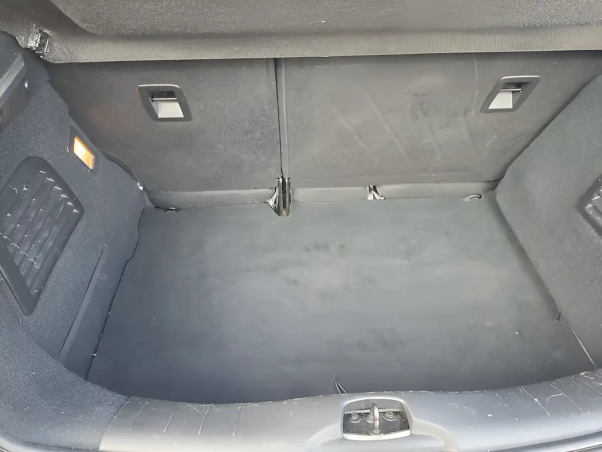 Used 2015 DS 3 D Style Nav White - Interior and Exterior details 11