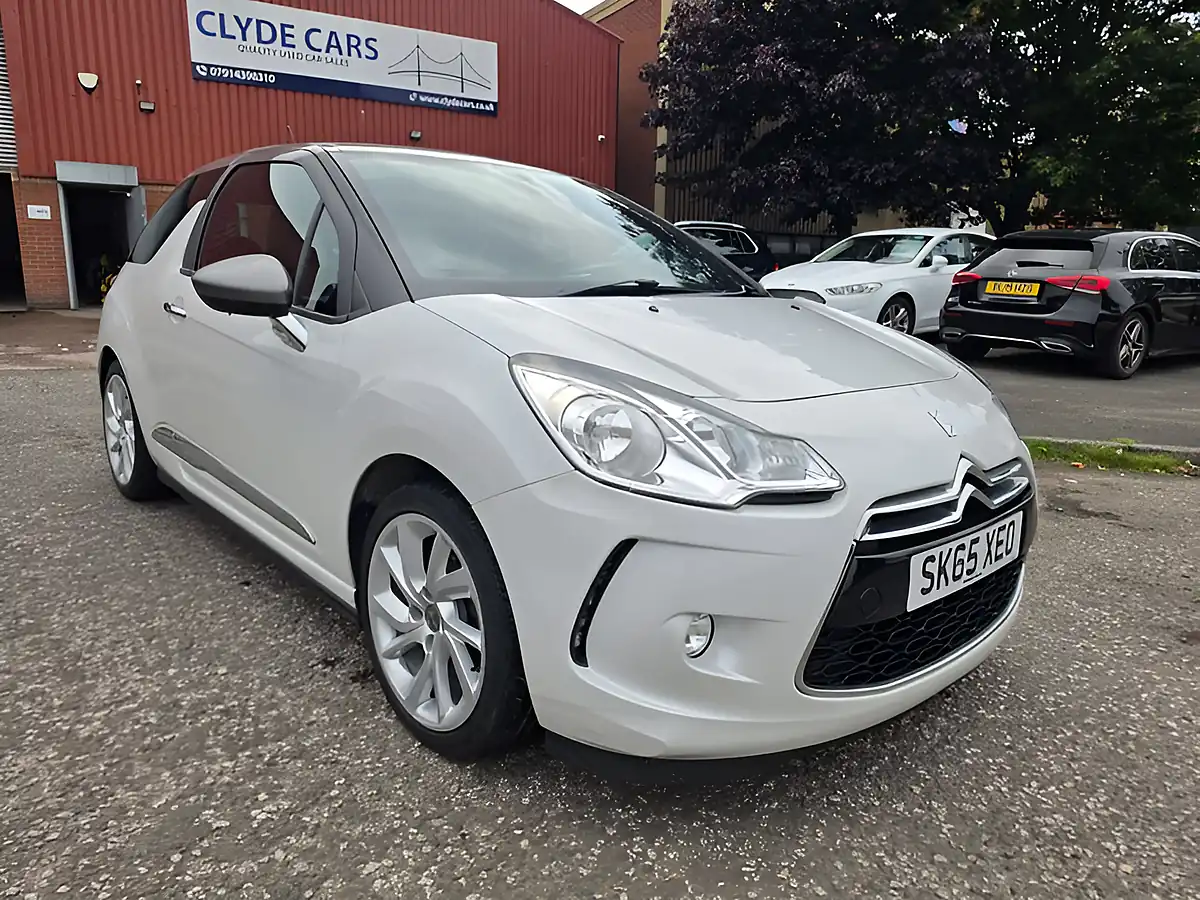 Used 2015 DS 3 D Style Nav White - Interior and Exterior details 12