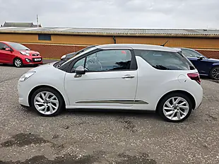 Used 2015 DS 3 D Style Nav White - Interior and Exterior details 5