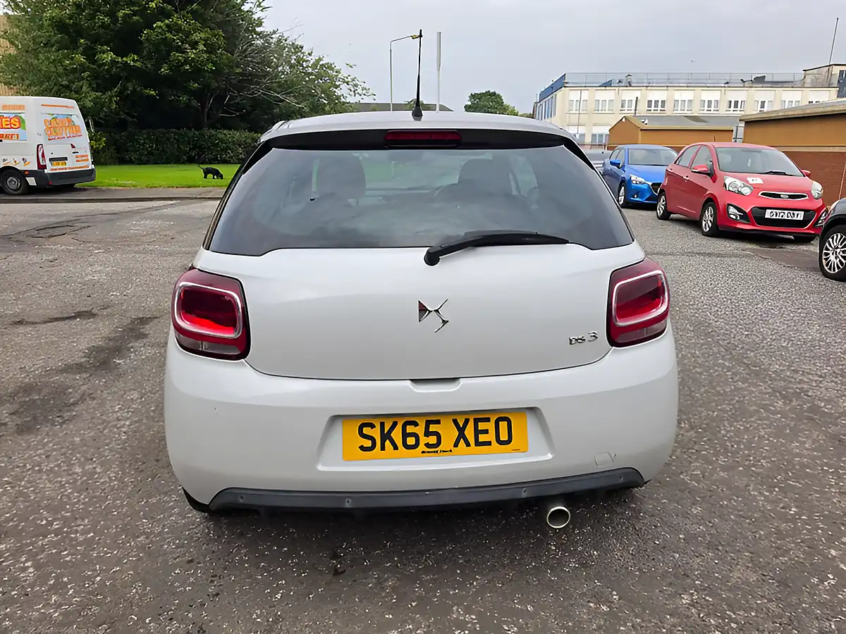 Used 2015 DS 3 D Style Nav White - Interior and Exterior details 9