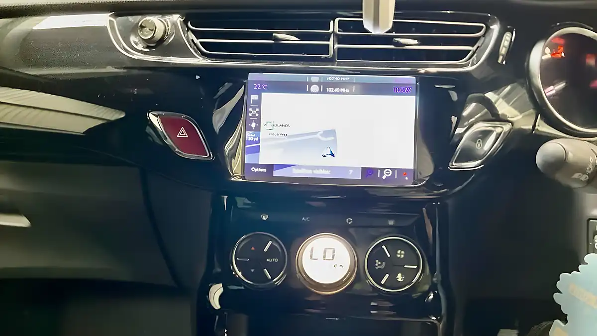 Used 2015 DS Automobiles DS 3 Cabrio Dstyle Nav Cabriolet Blue - Interior and Exterior details 11