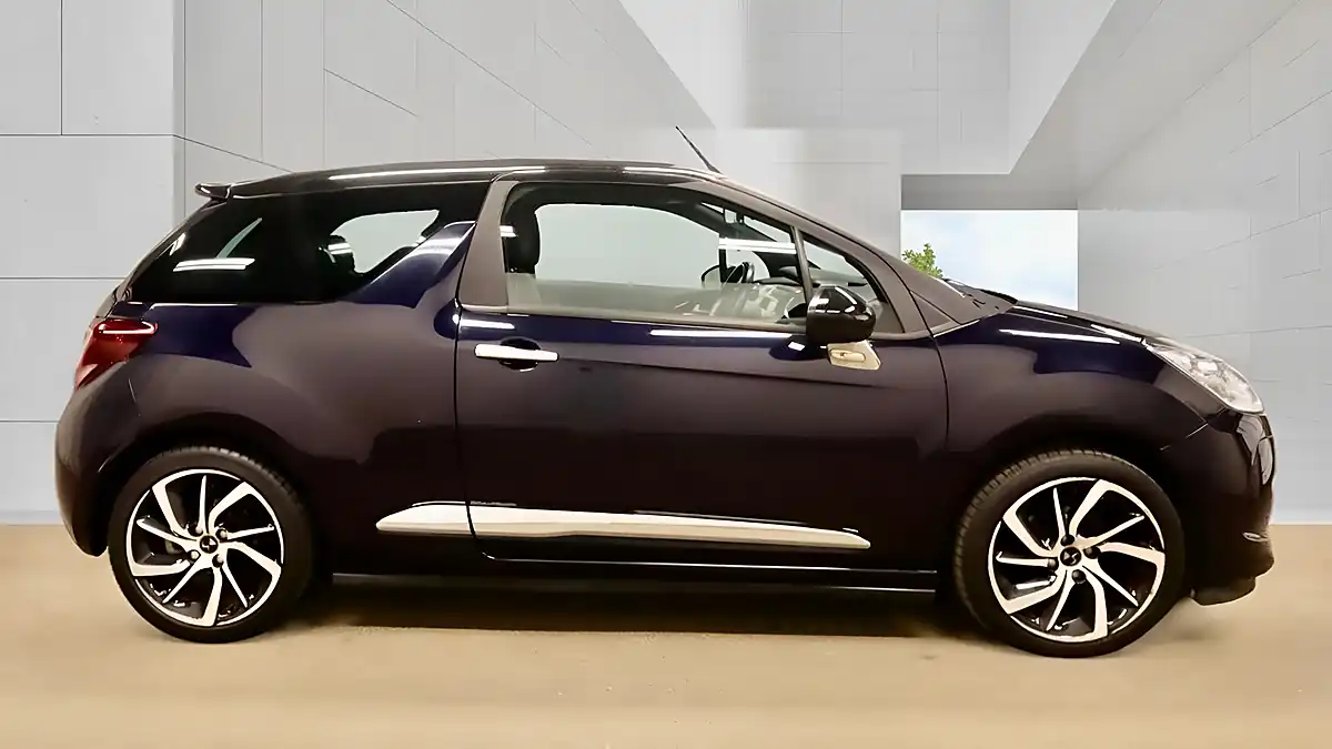 Used 2015 DS Automobiles DS 3 Cabrio Dstyle Nav Cabriolet Blue - Interior and Exterior details 9