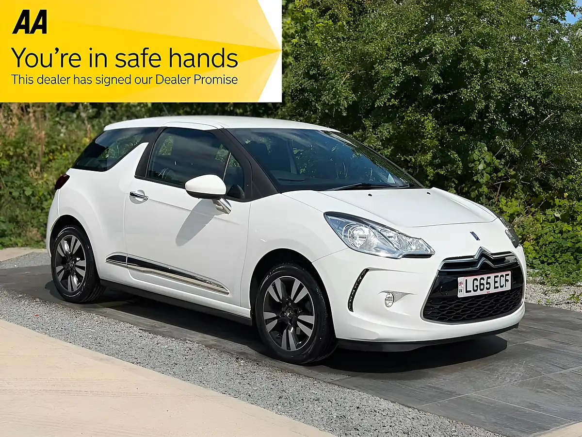 Used 2015 DS Automobiles DS 3 Dsign White - Front View