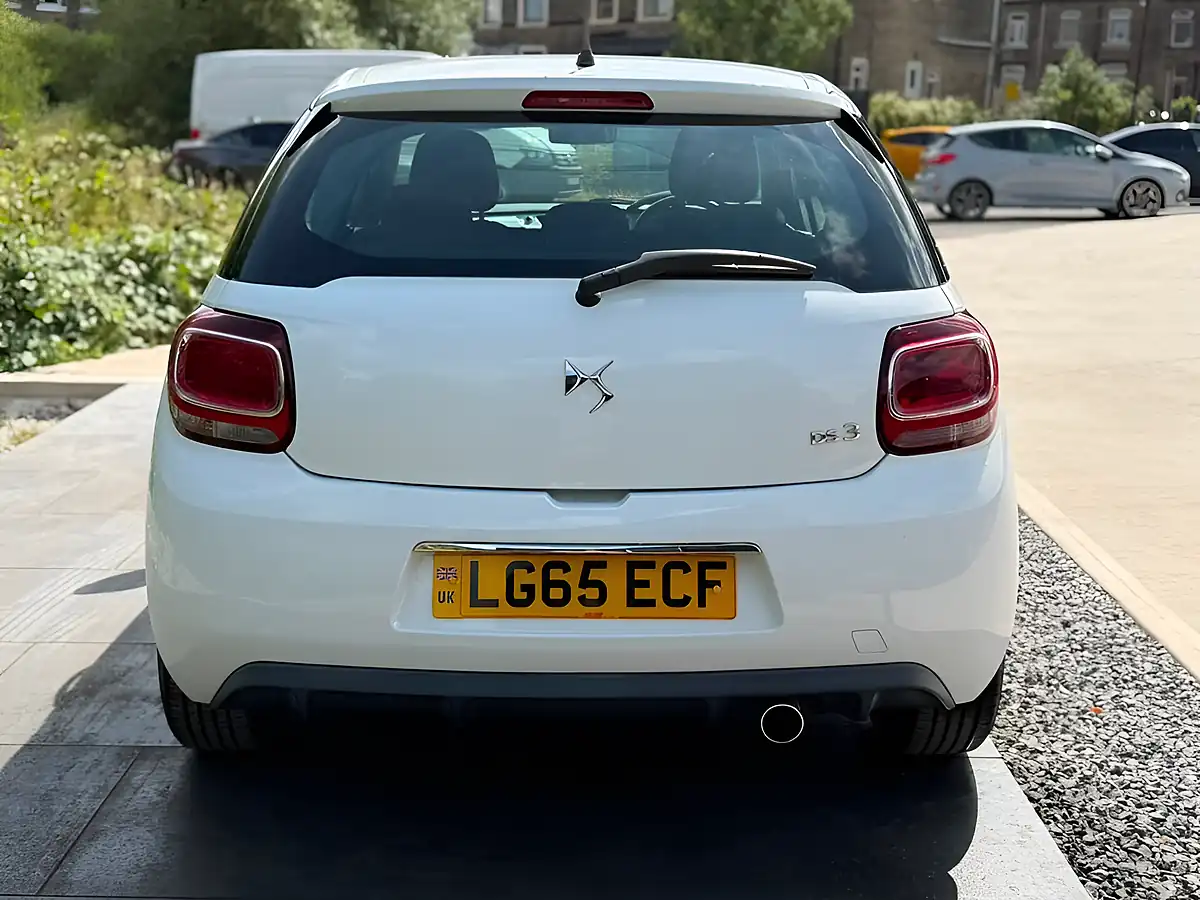 Used 2015 DS Automobiles DS 3 Dsign White - Interior and Exterior details 4